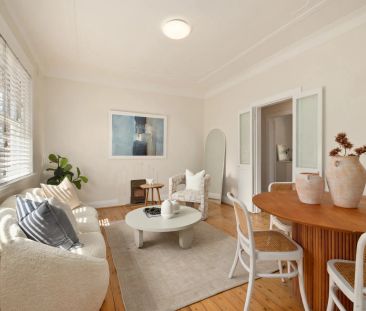 Art Deco Inspired Apartment in Central Manly - Photo 3