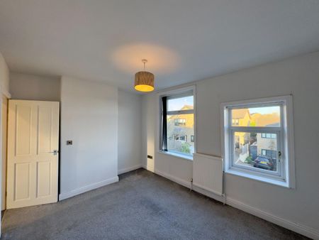 Bolton Grove, Barrowford, Nelson - Photo 2