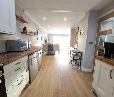 Laidon Square - Photo 1