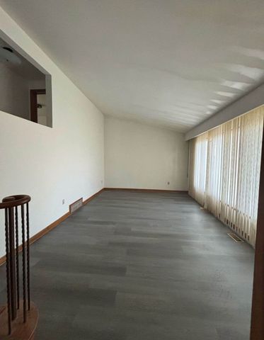 For Lease - 129 Ernest Avenue, Toronto, Ontario - Photo 4