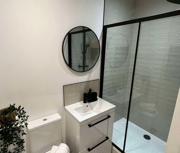 Modern Spacious Studio Rooms Fully Furnished Bills Included - Photo 1