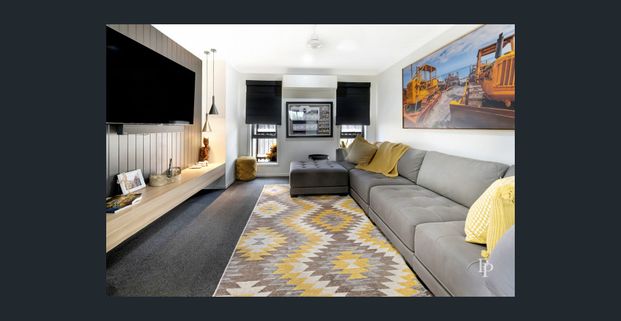 Ex-Display Home with Extra Features - Photo 1