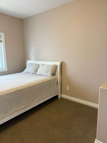 554 Senick Cres (Upper), Saskatoon - Photo 2
