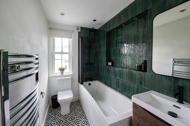 5 bedroom detached house to rent - Photo 1