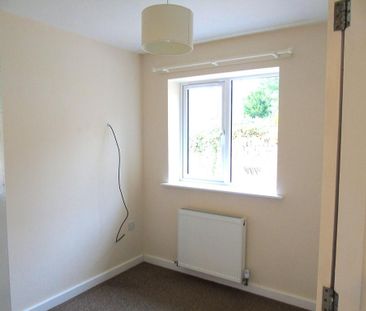 2 bedroom detached bungalow to rent - Photo 2