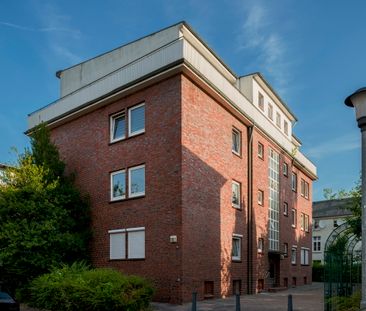 Zentrale Lage, ca. 10 Gehminuten bis ins Zentrum und ans Wasser - Photo 6