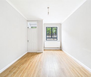 The Parade, - Photo 2