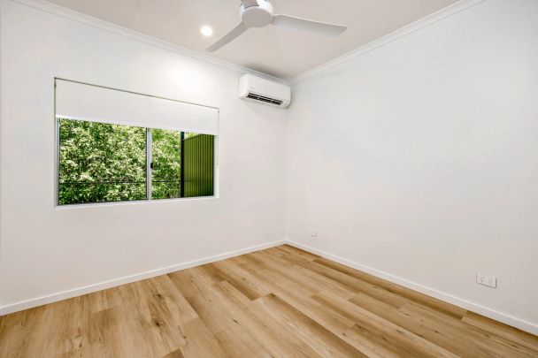 Unfurnished modern apartment - Photo 1