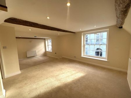 3 bedroom flat to rent - Photo 3