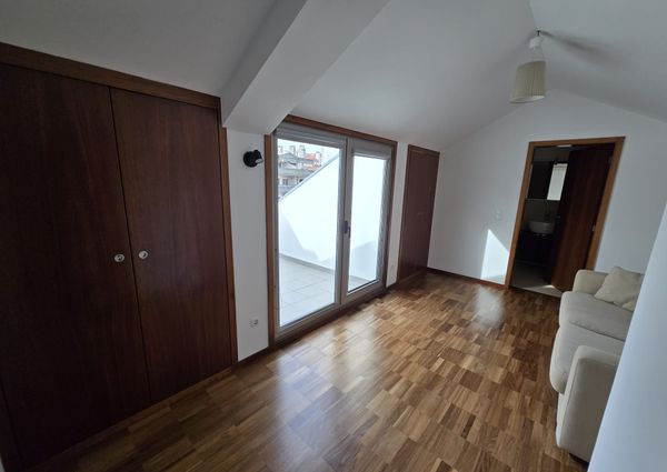 Apartamento T3 Duplex em pleno centro da cidade na Urbanização da Forca - Aveiro