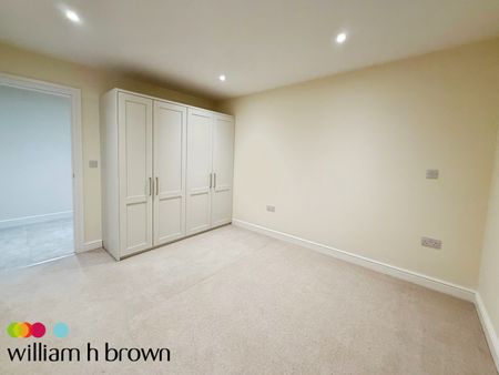 Purfleet Road, South Ockendon, Aveley - Photo 2