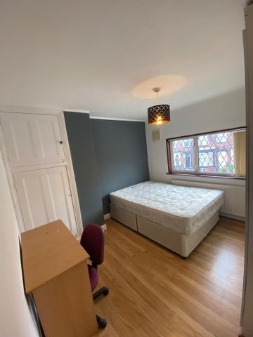 4 bedroom terraced house to rent - Photo 4