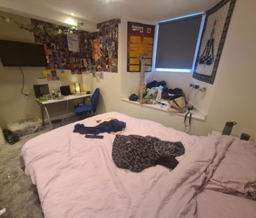 6 Bed - 14 Ashville View, Hyde Park, Leeds - LS6 1LT - Student - Photo 3
