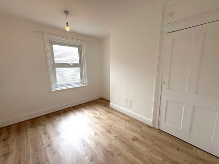 3 bed terraced house to rent in Lower South Road, St. Leonards-On-Sea, TN37 - Photo 3