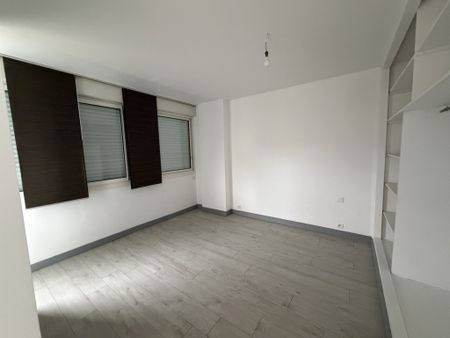 Location Appartement 2 pièces 51m² MARSEILLE 9ème - Photo 3