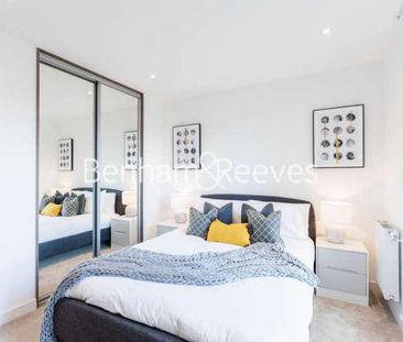 Accolade Avenue, Southall, UB1 - Photo 1