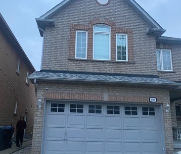 For Lease - 6906 Vicar Gate, Mississauga, Ontario - Photo 2