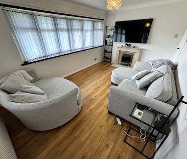 3 bedroom semi-detached house to rent - Photo 2