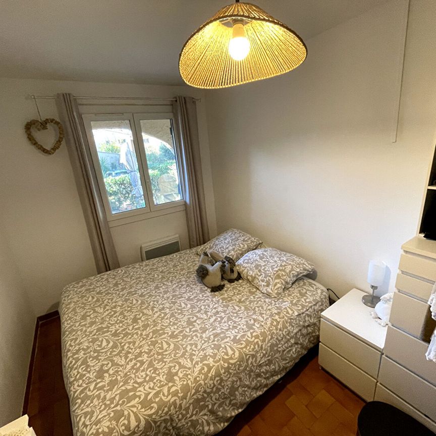A LOUER - Appartement T2 Sausset les pins, résidence sécurisée, sur la corniche; un jardinet, une terrasse et une place privative, - Photo 1