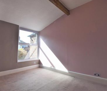 2 bedroom terraced house to rent - Photo 4