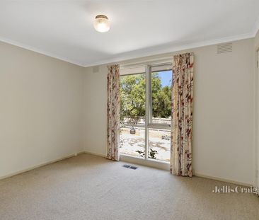 20 Hillside Road, Mount Waverley - Photo 4
