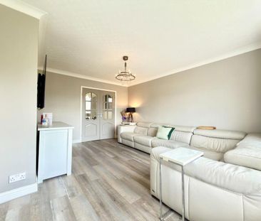 4 bedroom semi-detached house to rent - Photo 1