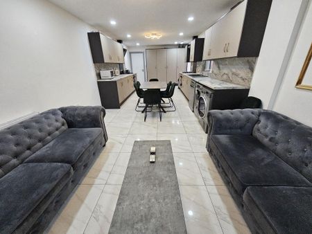 6 bedroom detached house to rent - Photo 5