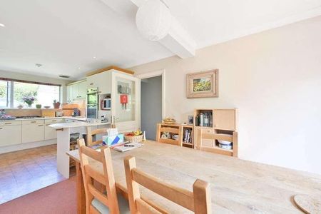 Merrow Chase, Merrow, GU1 - Photo 3