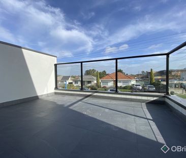 As Good As New Contemporary Living At Its' Finest - Photo 2