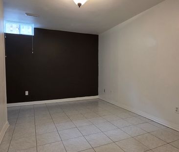 For Lease - 8 WATERFALL Road, Vaughan, Ontario - Photo 6