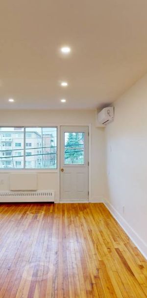 Two-Bedroom (4.5) - 725 30e Ave, Lachine - Photo 1