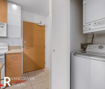 Condo in Downtown Vancouver, BC - Photo 4