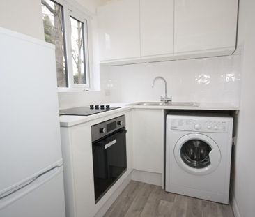 Oriental Road, Woking - Photo 2
