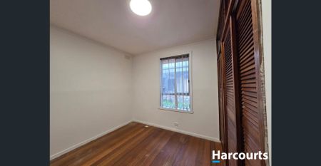 Light-Filled Corner Home by the Trail. - Photo 5