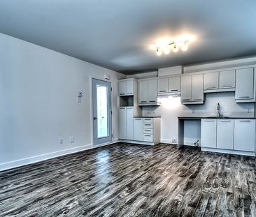 CONDO 3 1-2 +STATIONNEMENT+CABANON - Photo 3