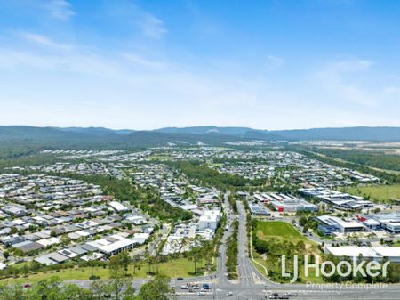 Style, Convenience & Plantation Homes Quality - Quiet Locale Close to Local Park - Photo 2