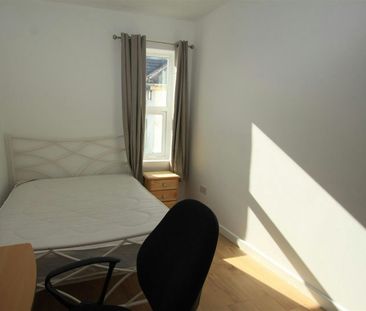 House share to rent on - Photo 5