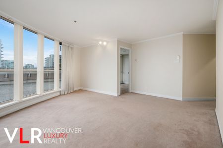 Condo in Richmond, BC - Photo 3