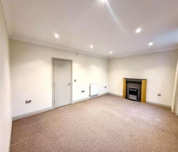 Great Oak Drive, Altrincham, WA15 - Photo 1