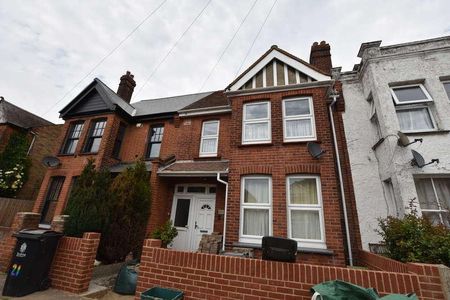 Eton Road, Clacton-on-sea, CO15 - Photo 4