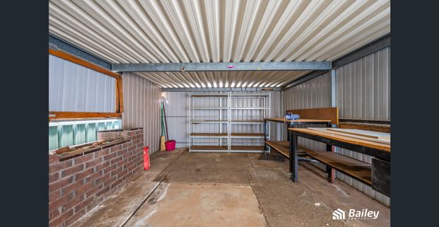 Spacious 3-Bedroom Family Home with Outdoor Entertaining and Solar! - Photo 1