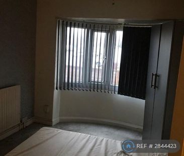 3 bedroom end of terrace house to rent - Photo 3