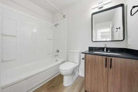 - 2 Bedroom at Alan's Place - Photo 4