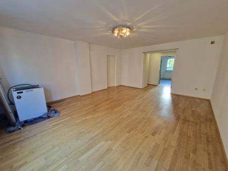 RUHIGE HÜBSCHE 3 ZIMMERWOHNUNG - NÄHE BRÜNNERSTRASSE - Unbefristet - Garagenplatz - Photo 2