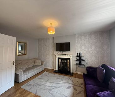 6 Lyme Grove, Dunmurry, BT17 9RG - Photo 2