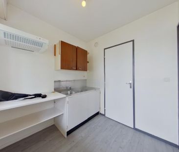 Location Appartement 1 pièce 33m² POITIERS 86000 - Photo 2