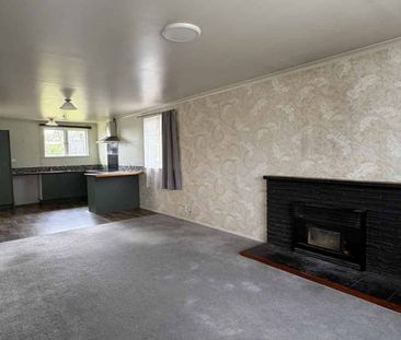 Three bedrooms, Large corner section! - Photo 2