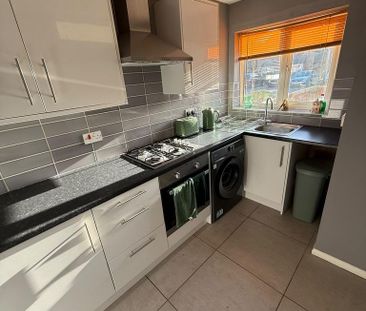 2 bedroom terraced house to rent - Photo 4