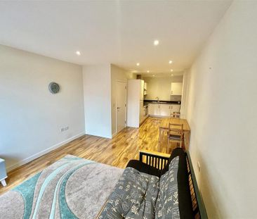 1 bedroom apartment to rent - Photo 2