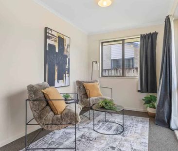 Beautiful Warm 3 Bedroom Home - Photo 3